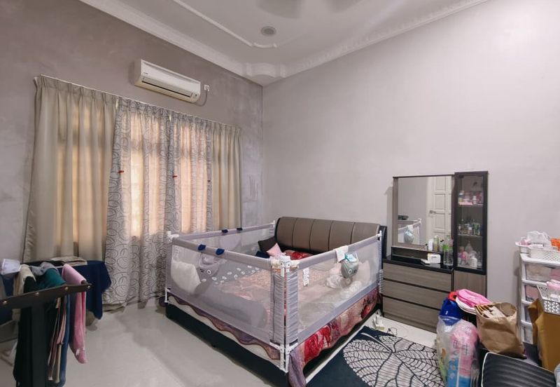 𝐑𝐮𝐦𝐚𝐡 𝐛𝐚𝐧𝐠𝐥𝐨 𝐬𝐚𝐭𝐮 𝐭𝐢𝐧𝐠𝐤𝐚𝐭 𝐝𝐢 𝐊𝐠 𝐏𝐚𝐝𝐚𝐧𝐠 𝐌𝐢𝐝𝐢𝐧, 𝐊𝐮𝐚𝐥𝐚 𝐓𝐞𝐫𝐞𝐧𝐠𝐠𝐚𝐧𝐮