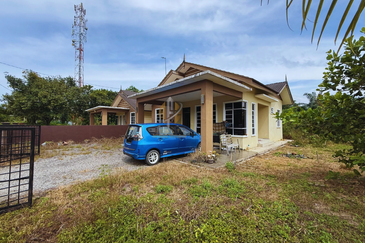[Below MV]Rumah Semi-D Setingkat di Durian Guling, Marang, Terengganu bersebelahan SMKA Durian Guling