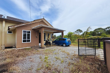 [Below MV]Rumah Semi-D Setingkat di Durian Guling, Marang, Terengganu bersebelahan SMKA Durian Guling