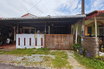 Rumah Teres Setingkat di Taman Katong Jaya, Kg. Banggol Katong, Kuala Terengganu, Terengganu