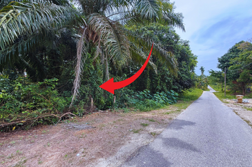 Tanah tepi Jalan syarat Bangunan 1361m²  di Kg. Kelulut, Marang, Terengganu