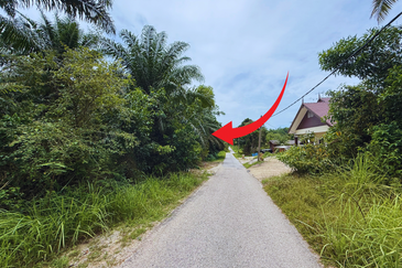 Tanah tepi Jalan syarat Bangunan 1361m²  di Kg. Kelulut, Marang, Terengganu