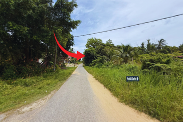 Tanah tepi Jalan syarat Bangunan 1361m²  di Kg. Kelulut, Marang, Terengganu