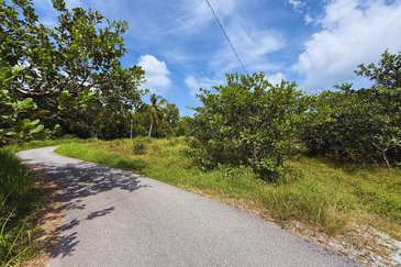 Tanah Lot Banglo bersaiz 441m²  di Kg. Alur Tuman, Marang, Terengganu sebelah Sekolah Memandu Arinah