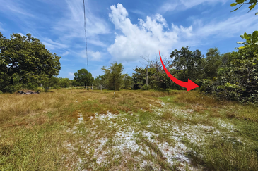 Tanah Lot Banglo bersaiz 441m²  di Kg. Alur Tuman, Marang, Terengganu sebelah Sekolah Memandu Arinah