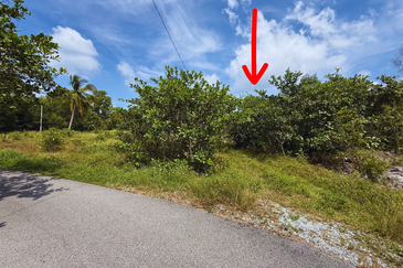 Tanah Lot Banglo bersaiz 441m²  di Kg. Alur Tuman, Marang, Terengganu sebelah Sekolah Memandu Arinah