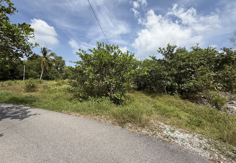 Tanah Lot Banglo bersaiz 441m²  di Kg. Alur Tuman, Marang, Terengganu sebelah Sekolah Memandu Arinah