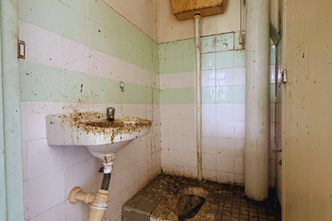 Rumah di Tingkat 4 Flat Seri Kolam, Kuala Terengganu, Terengganu