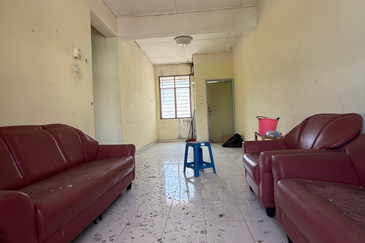Rumah di Tingkat 4 Flat Seri Kolam, Kuala Terengganu, Terengganu