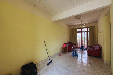 Rumah di Tingkat 4 Flat Seri Kolam, Kuala Terengganu, Terengganu