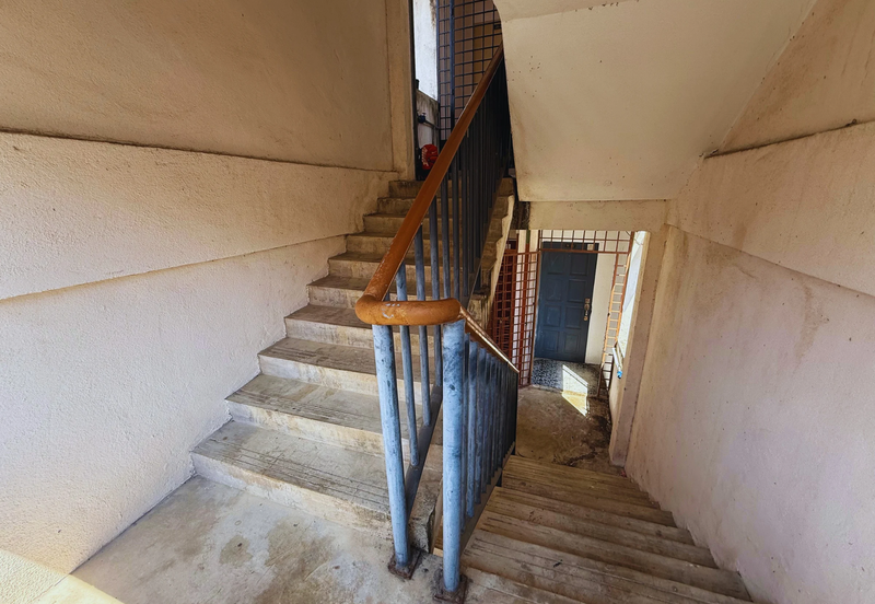 Rumah di Tingkat 4 Flat Seri Kolam, Kuala Terengganu, Terengganu