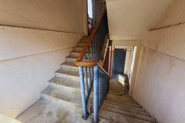 Rumah di Tingkat 4 Flat Seri Kolam, Kuala Terengganu, Terengganu