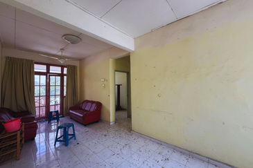 Rumah di Tingkat 4 Flat Seri Kolam, Kuala Terengganu, Terengganu