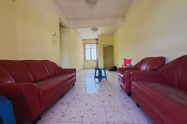 Rumah di Tingkat 4 Flat Seri Kolam, Kuala Terengganu, Terengganu