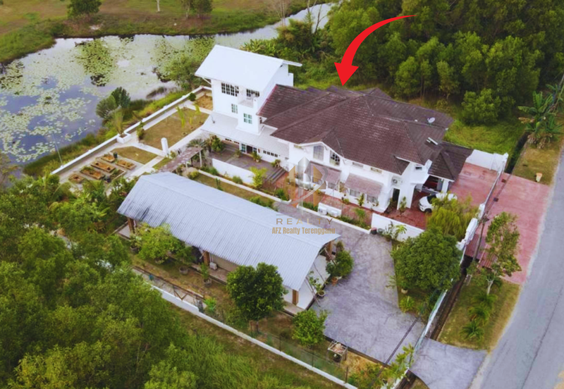 [𝐅𝐔𝐋𝐋𝐘 𝐑𝐄𝐍𝐎𝐕𝐀𝐓𝐄𝐃 & 𝐅𝐔𝐋𝐋𝐘 𝐅𝐔𝐑𝐍𝐈𝐒𝐇𝐄𝐃] Banglo Mewah 3 Tingkat berkonsepkan English di KTGR, Kuala Nerus mengadap tasik