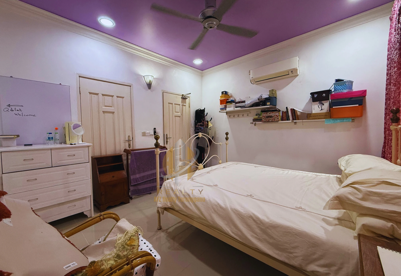 [𝐅𝐔𝐋𝐋𝐘 𝐑𝐄𝐍𝐎𝐕𝐀𝐓𝐄𝐃 & 𝐅𝐔𝐋𝐋𝐘 𝐅𝐔𝐑𝐍𝐈𝐒𝐇𝐄𝐃] Banglo Mewah 3 Tingkat berkonsepkan English di KTGR, Kuala Nerus mengadap tasik