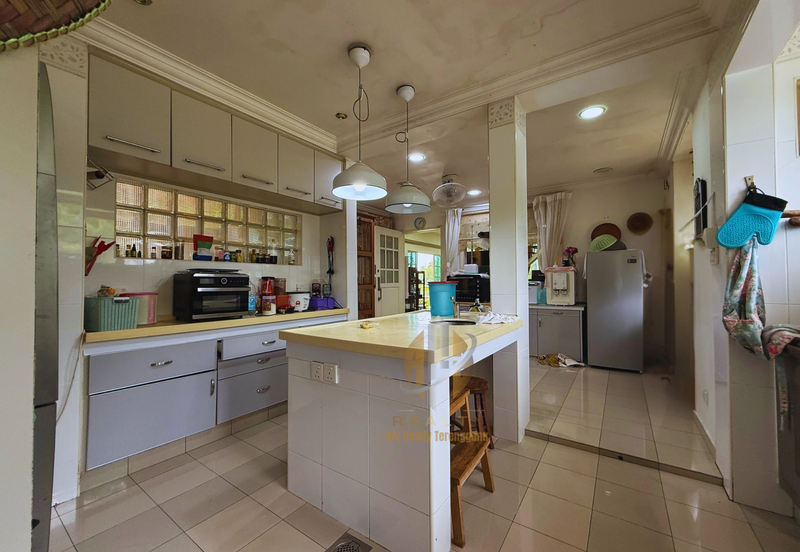 [𝐅𝐔𝐋𝐋𝐘 𝐑𝐄𝐍𝐎𝐕𝐀𝐓𝐄𝐃 & 𝐅𝐔𝐋𝐋𝐘 𝐅𝐔𝐑𝐍𝐈𝐒𝐇𝐄𝐃] Banglo Mewah 3 Tingkat berkonsepkan English di KTGR, Kuala Nerus mengadap tasik