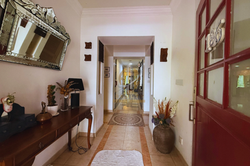 [𝐅𝐔𝐋𝐋𝐘 𝐑𝐄𝐍𝐎𝐕𝐀𝐓𝐄𝐃 & 𝐅𝐔𝐋𝐋𝐘 𝐅𝐔𝐑𝐍𝐈𝐒𝐇𝐄𝐃] Banglo Mewah 3 Tingkat berkonsepkan English di KTGR, Kuala Nerus mengadap tasik