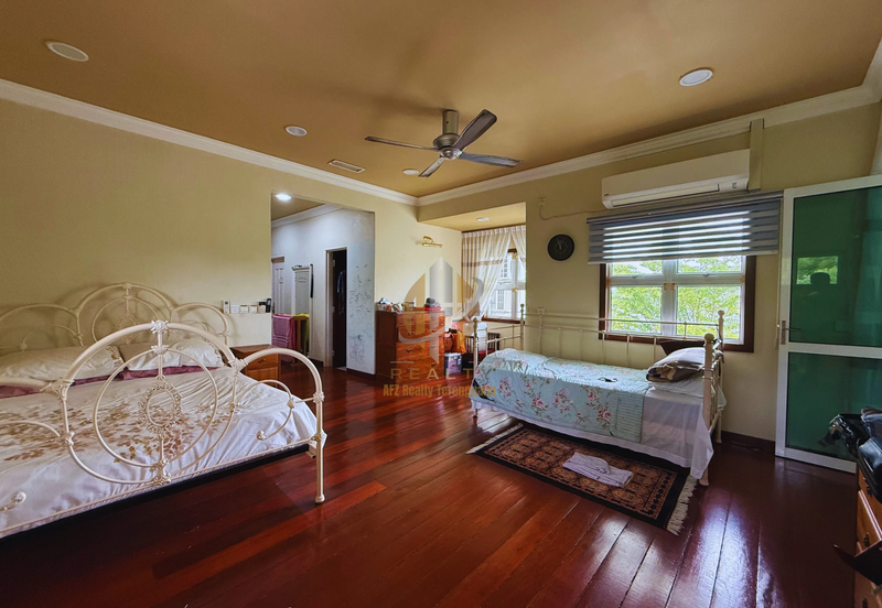 [𝐅𝐔𝐋𝐋𝐘 𝐑𝐄𝐍𝐎𝐕𝐀𝐓𝐄𝐃 & 𝐅𝐔𝐋𝐋𝐘 𝐅𝐔𝐑𝐍𝐈𝐒𝐇𝐄𝐃] Banglo Mewah 3 Tingkat berkonsepkan English di KTGR, Kuala Nerus mengadap tasik