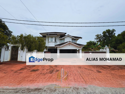 [𝐅𝐔𝐋𝐋𝐘 𝐑𝐄𝐍𝐎𝐕𝐀𝐓𝐄𝐃 & 𝐅𝐔𝐋𝐋𝐘 𝐅𝐔𝐑𝐍𝐈𝐒𝐇𝐄𝐃] Banglo Mewah 3 Tingkat berkonsepkan English di KTGR, Kuala Nerus mengadap tasik, Terengganu, 