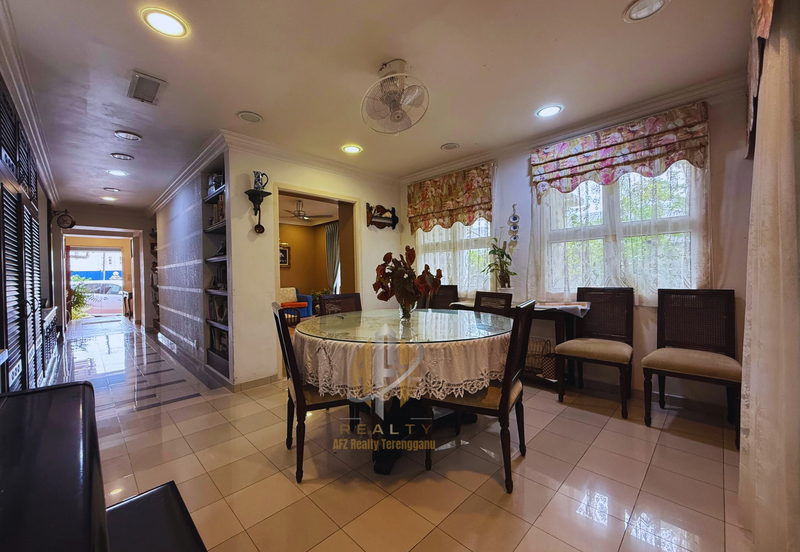 [𝐅𝐔𝐋𝐋𝐘 𝐑𝐄𝐍𝐎𝐕𝐀𝐓𝐄𝐃 & 𝐅𝐔𝐋𝐋𝐘 𝐅𝐔𝐑𝐍𝐈𝐒𝐇𝐄𝐃] Banglo Mewah 3 Tingkat berkonsepkan English di KTGR, Kuala Nerus mengadap tasik