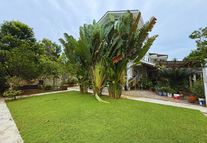 [𝐅𝐔𝐋𝐋𝐘 𝐑𝐄𝐍𝐎𝐕𝐀𝐓𝐄𝐃 & 𝐅𝐔𝐋𝐋𝐘 𝐅𝐔𝐑𝐍𝐈𝐒𝐇𝐄𝐃] Banglo Mewah 3 Tingkat berkonsepkan English di KTGR, Kuala Nerus mengadap tasik