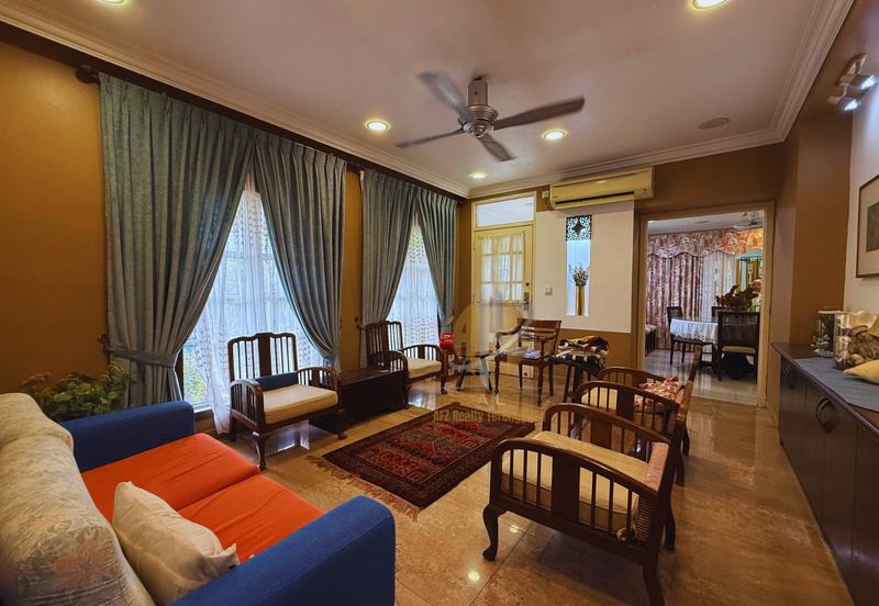 [𝐅𝐔𝐋𝐋𝐘 𝐑𝐄𝐍𝐎𝐕𝐀𝐓𝐄𝐃 & 𝐅𝐔𝐋𝐋𝐘 𝐅𝐔𝐑𝐍𝐈𝐒𝐇𝐄𝐃] Banglo Mewah 3 Tingkat berkonsepkan English di KTGR, Kuala Nerus mengadap tasik