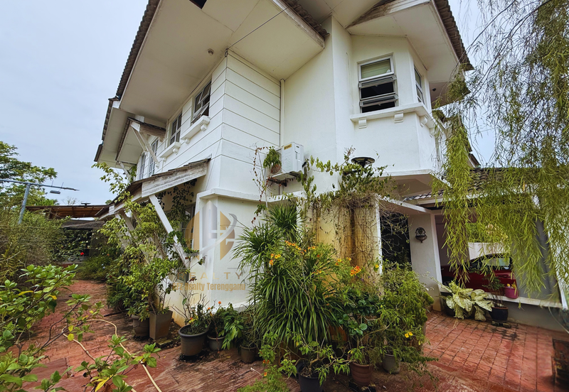 [𝐅𝐔𝐋𝐋𝐘 𝐑𝐄𝐍𝐎𝐕𝐀𝐓𝐄𝐃 & 𝐅𝐔𝐋𝐋𝐘 𝐅𝐔𝐑𝐍𝐈𝐒𝐇𝐄𝐃] Banglo Mewah 3 Tingkat berkonsepkan English di KTGR, Kuala Nerus mengadap tasik