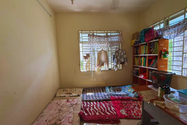 Rumah Semi-D 2 Tingkat di Kg. Wakaf Mempelam, Kuala Terengganu berdekatan Pasaraya NIRWANA