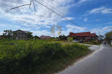 Tanah Lot Banglo bersaiz 764m²  di Bukit Besar, Kuala Terengganu berdekatan SK Tengku Bariah