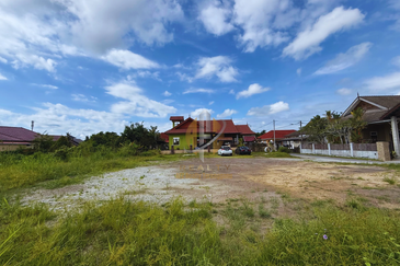 Tanah Lot Banglo bersaiz 764m²  di Bukit Besar, Kuala Terengganu berdekatan SK Tengku Bariah