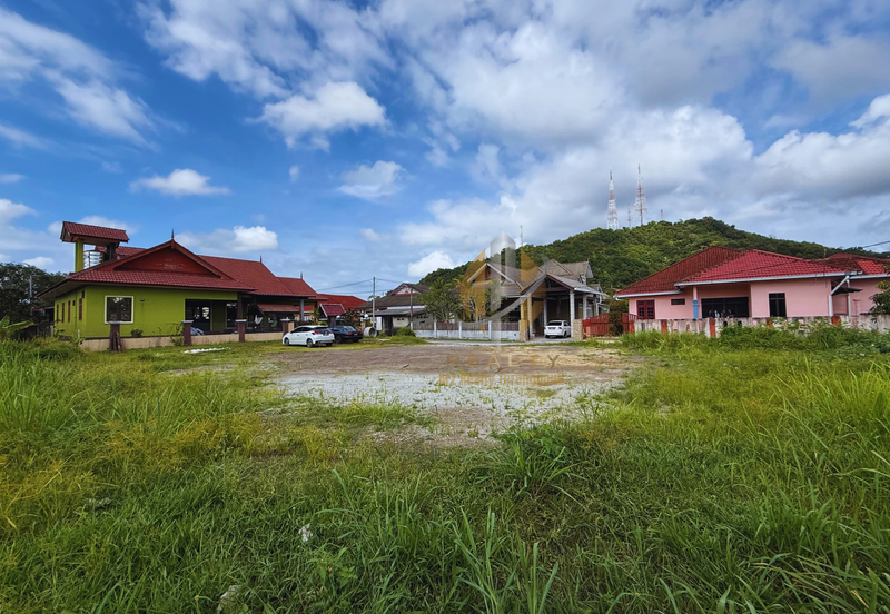 Tanah Lot Banglo bersaiz 764m²  di Bukit Besar, Kuala Terengganu berdekatan SK Tengku Bariah
