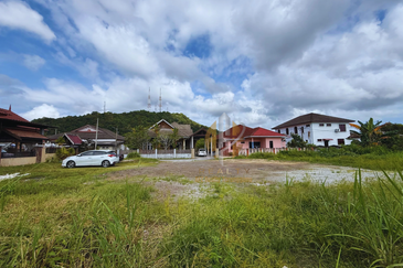 Tanah Lot Banglo bersaiz 764m²  di Bukit Besar, Kuala Terengganu berdekatan SK Tengku Bariah