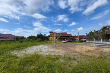 Tanah Lot Banglo bersaiz 764m²  di Bukit Besar, Kuala Terengganu berdekatan SK Tengku Bariah