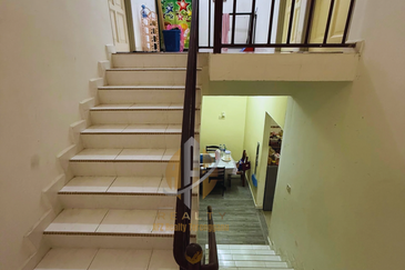 Rumah Teres 2 Tingkat di Taman Desa Mutiara, Gong Badak, Terengganu berdekatan Petron & Perodua Gong Badak