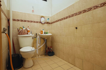 Rumah Teres 2 Tingkat di Taman Desa Mutiara, Gong Badak, Terengganu berdekatan Petron & Perodua Gong Badak