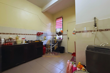 Rumah Teres 2 Tingkat di Taman Desa Mutiara, Gong Badak, Terengganu berdekatan Petron & Perodua Gong Badak