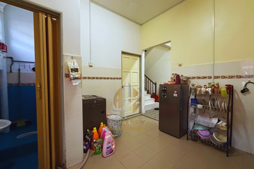 Rumah Teres 2 Tingkat di Taman Desa Mutiara, Gong Badak, Terengganu berdekatan Petron & Perodua Gong Badak