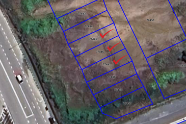 3 Tanah Lot Kedai bersaiz 130m²  di Durian Mentangau, Dungun, Terengganu sebelah Stesen Caltex