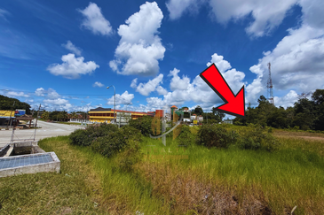 3 Tanah Lot Kedai bersaiz 130m²  di Durian Mentangau, Dungun, Terengganu sebelah Stesen Caltex