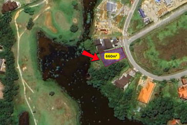 Tanah Lot Banglo bersaiz 660m²  di Kuala Terengganu Golf Resort (KTGR), Tok Jembal, Terengganu mangadap Tasik & Padang Golf