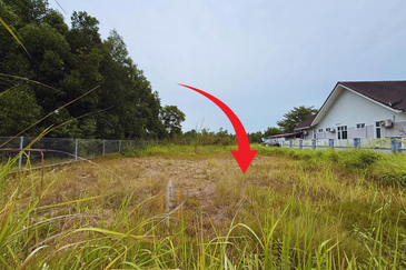 Tanah Lot Banglo bersaiz 660m²  di Kuala Terengganu Golf Resort (KTGR), Tok Jembal, Terengganu mangadap Tasik & Padang Golf