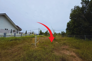 Tanah Lot Banglo bersaiz 660m²  di Kuala Terengganu Golf Resort (KTGR), Tok Jembal, Terengganu mangadap Tasik & Padang Golf