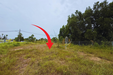 Tanah Lot Banglo bersaiz 660m²  di Kuala Terengganu Golf Resort (KTGR), Tok Jembal, Terengganu mangadap Tasik & Padang Golf