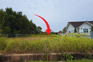 Tanah Lot Banglo bersaiz 660m²  di Kuala Terengganu Golf Resort (KTGR), Tok Jembal, Terengganu mangadap Tasik & Padang Golf