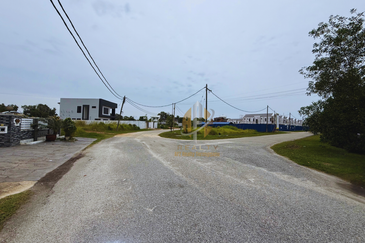 Tanah Lot Banglo bersaiz 660m²  di Kuala Terengganu Golf Resort (KTGR), Tok Jembal, Terengganu mangadap Tasik & Padang Golf