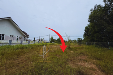 Tanah Lot Banglo bersaiz 660m²  di Kuala Terengganu Golf Resort (KTGR), Tok Jembal, Terengganu mangadap Tasik & Padang Golf