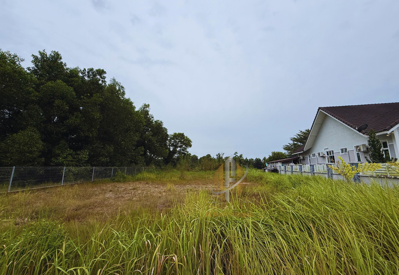 Tanah Lot Banglo bersaiz 660m²  di Kuala Terengganu Golf Resort (KTGR), Tok Jembal, Terengganu mangadap Tasik & Padang Golf