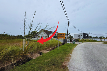 Tanah Lot Banglo bersaiz 660m²  di Kuala Terengganu Golf Resort (KTGR), Tok Jembal, Terengganu mangadap Tasik & Padang Golf