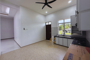 2 Unit Rumah Semi-D Setingkat di Kg. Alur Tuman, Marang, Terengganu berdekatan Pantai Kelulut